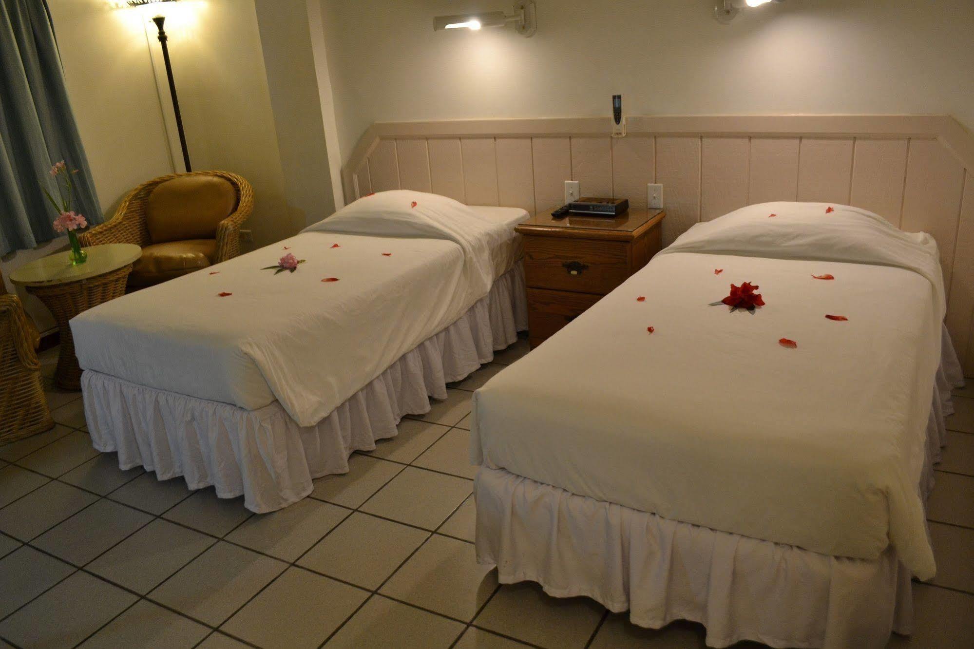 Hotel West Plaza By The Sea à Koror Extérieur photo