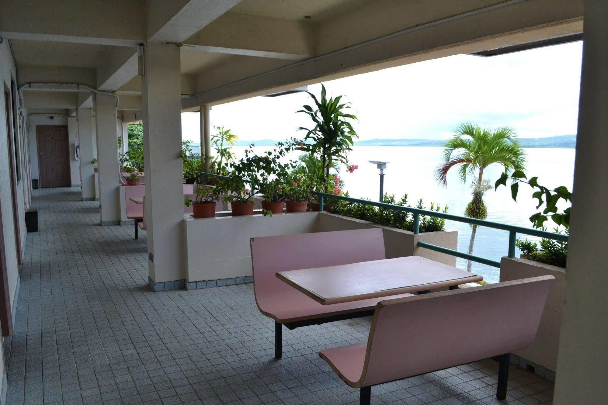 Hotel West Plaza By The Sea à Koror Extérieur photo